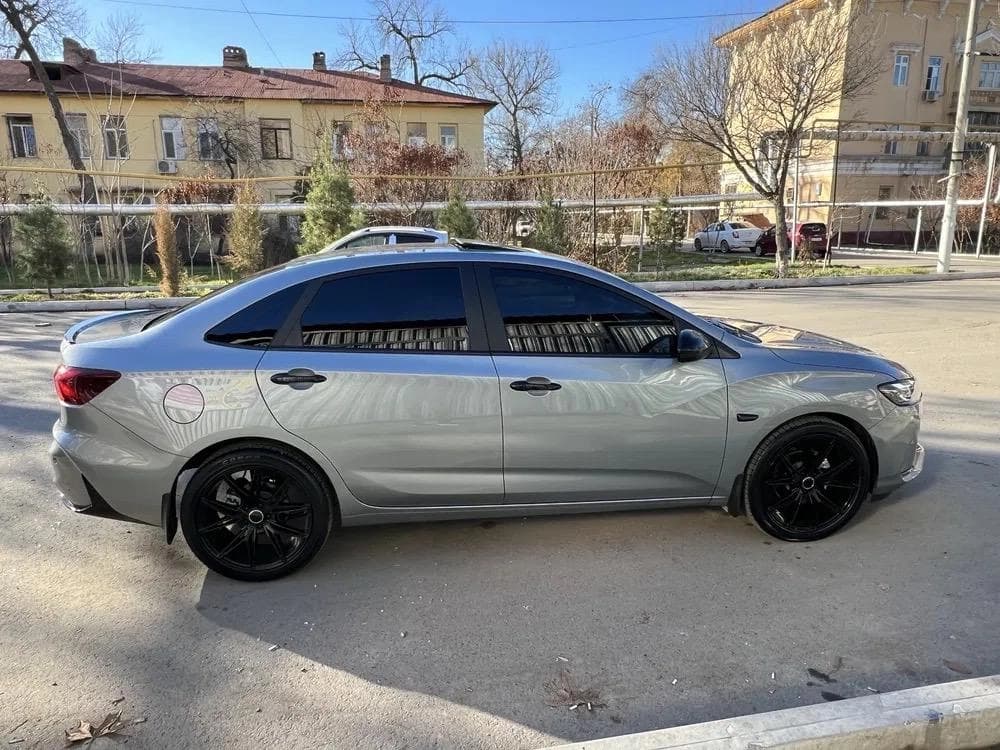 Шевролет Монза 2022 — 3