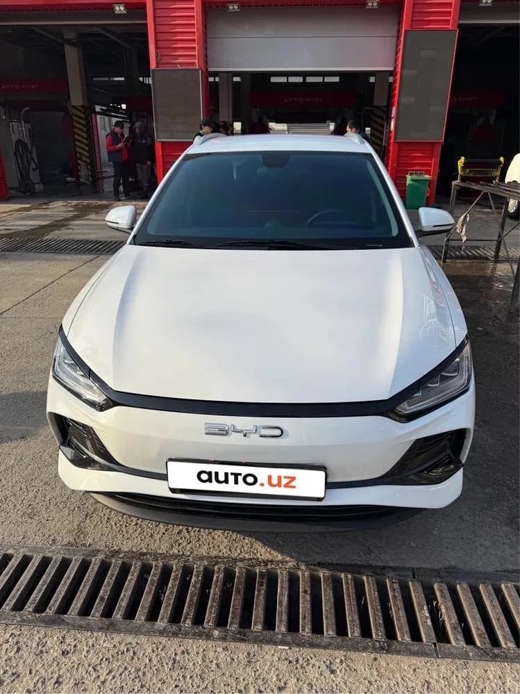 BYD E2 2023 — 3