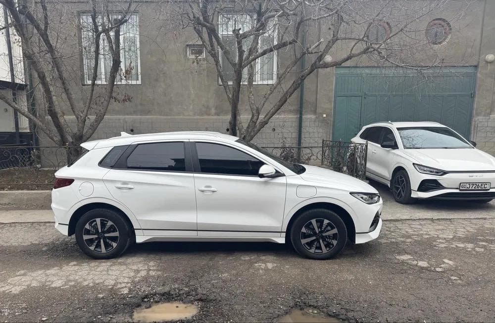 BYD E2 2023 — 4