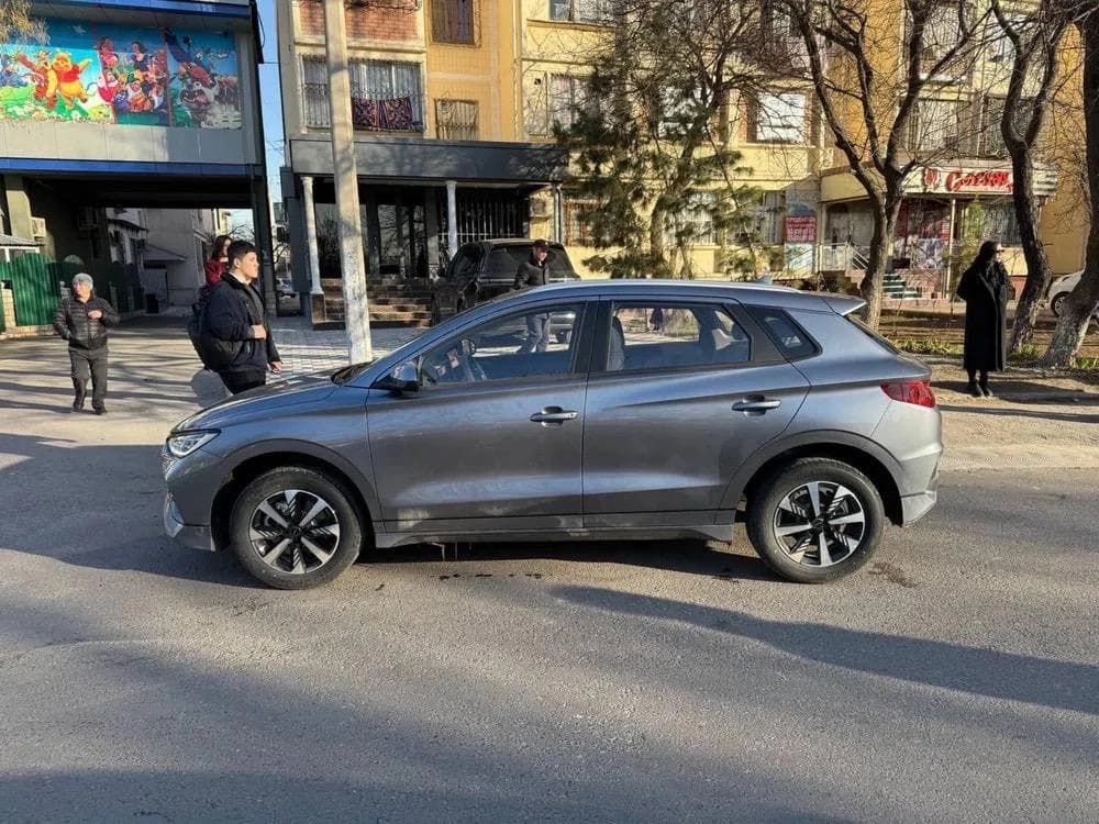 BYD E2 2024 — 3