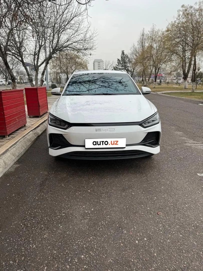 BYD E2 2023 — 4
