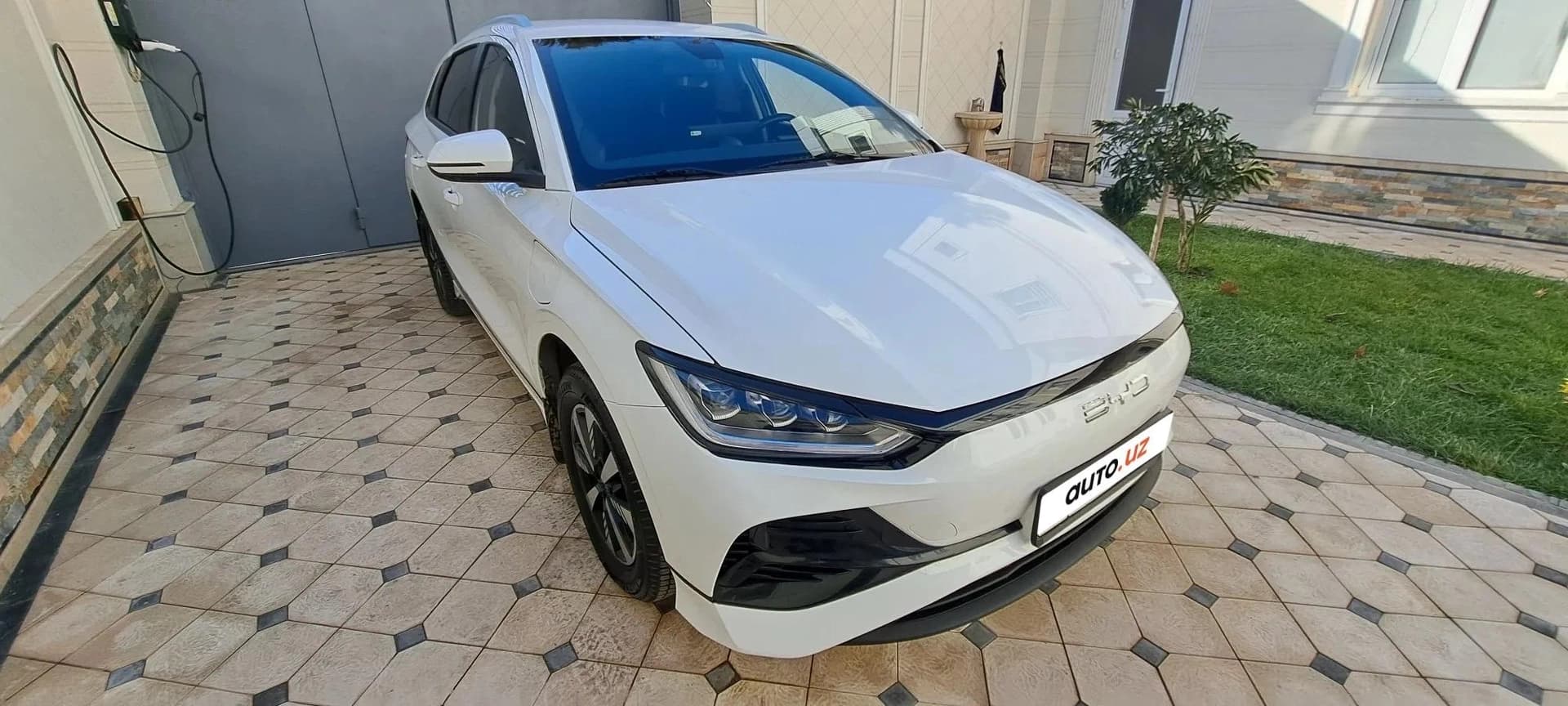 BYD E2 2023 — 4