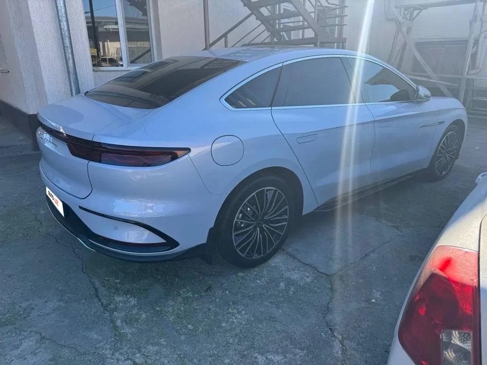 BYD Han 2024 — 3