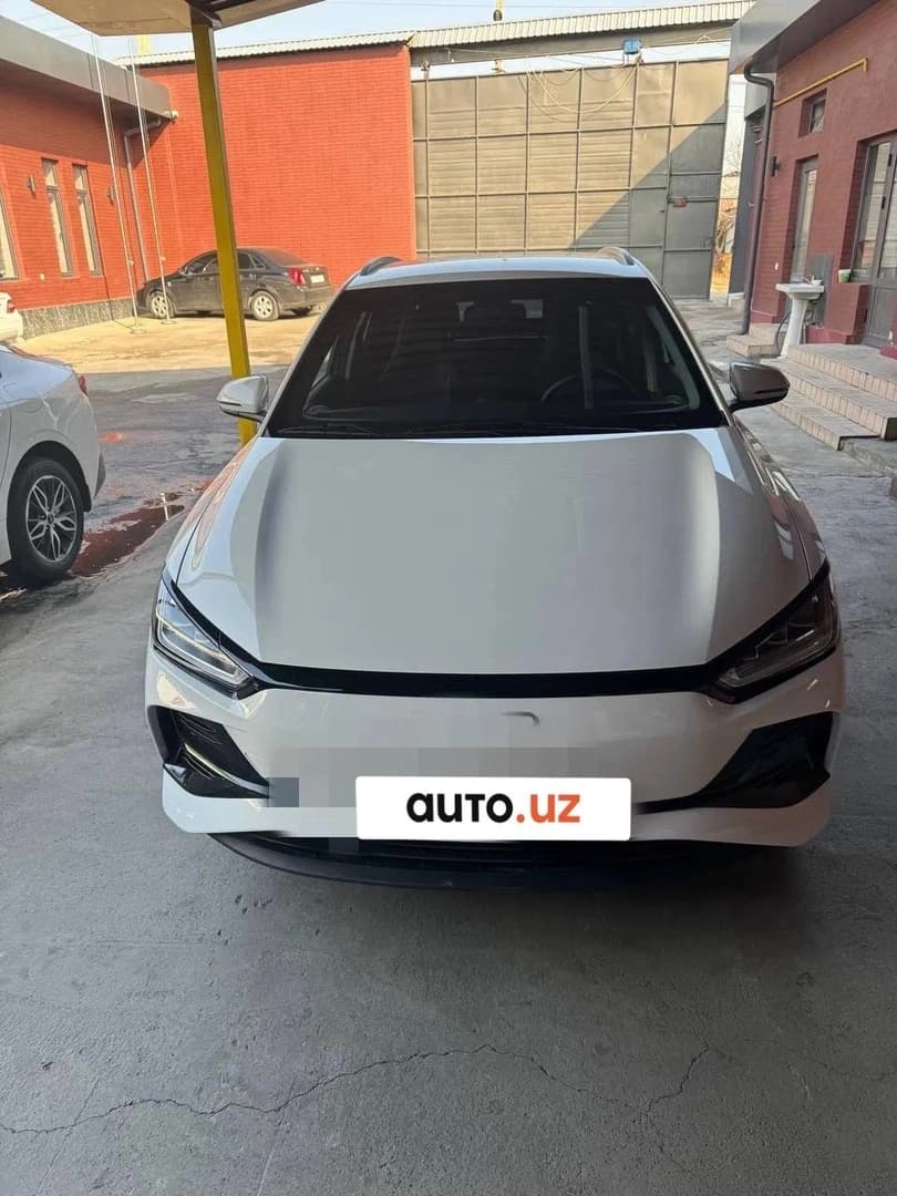 BYD E2 2024 — 3