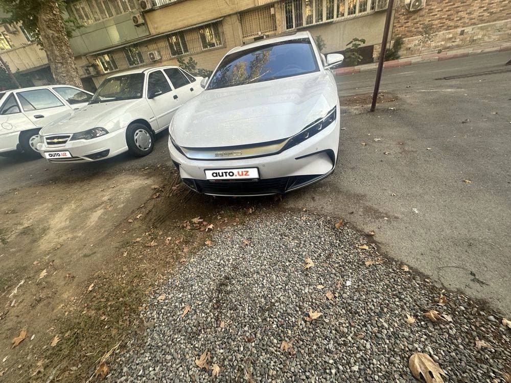 BYD Han 2023 — 3