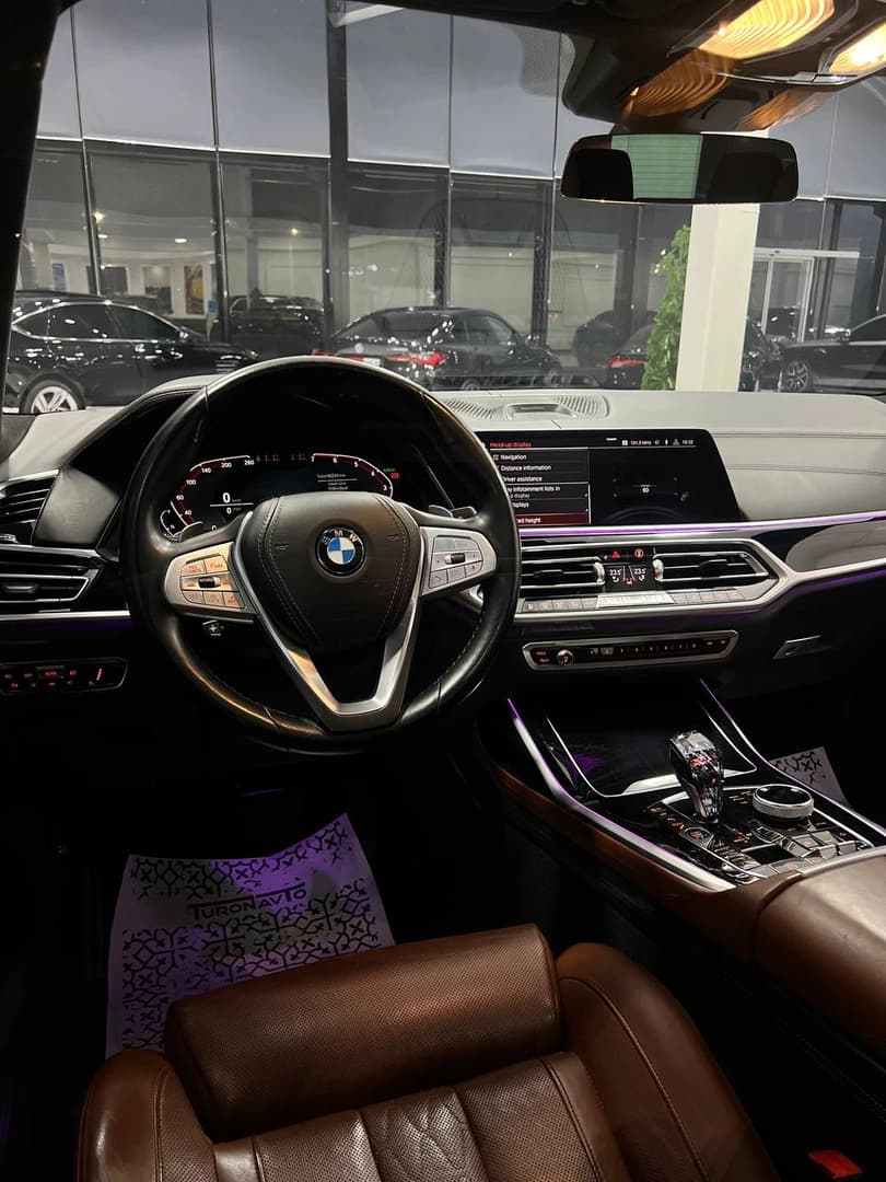BMW X7 2019 — 7