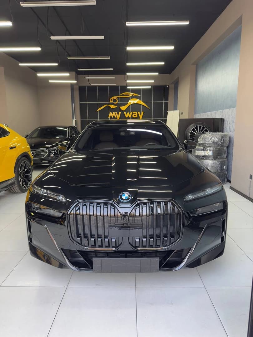 BMW i7 2023 — 5