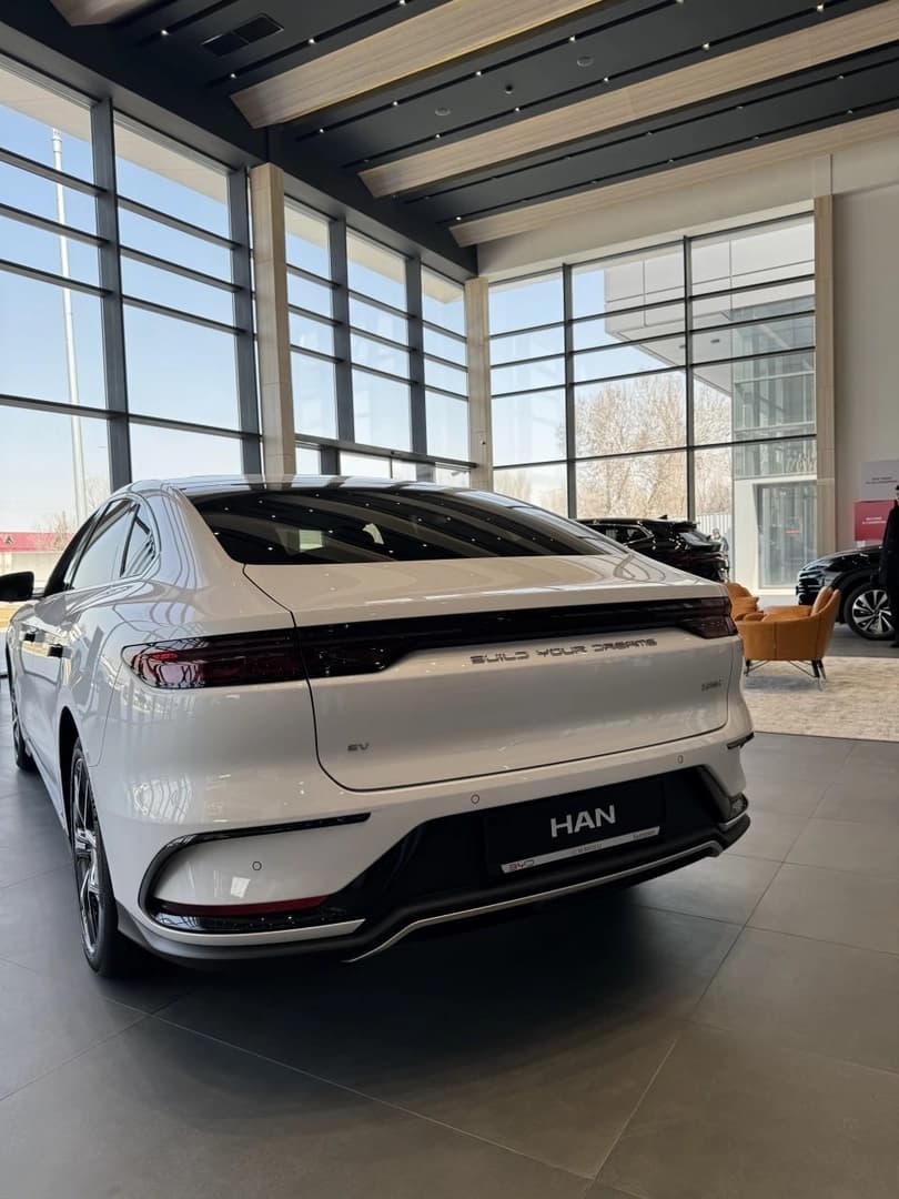 BYD Han 2024 — 3