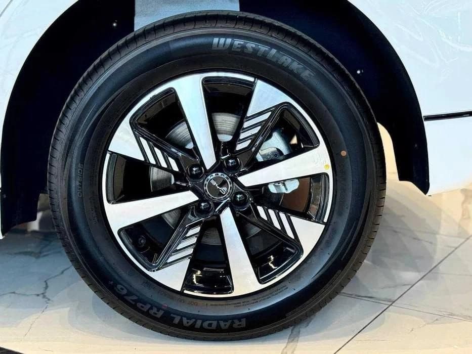 BYD E2 2024 — 2