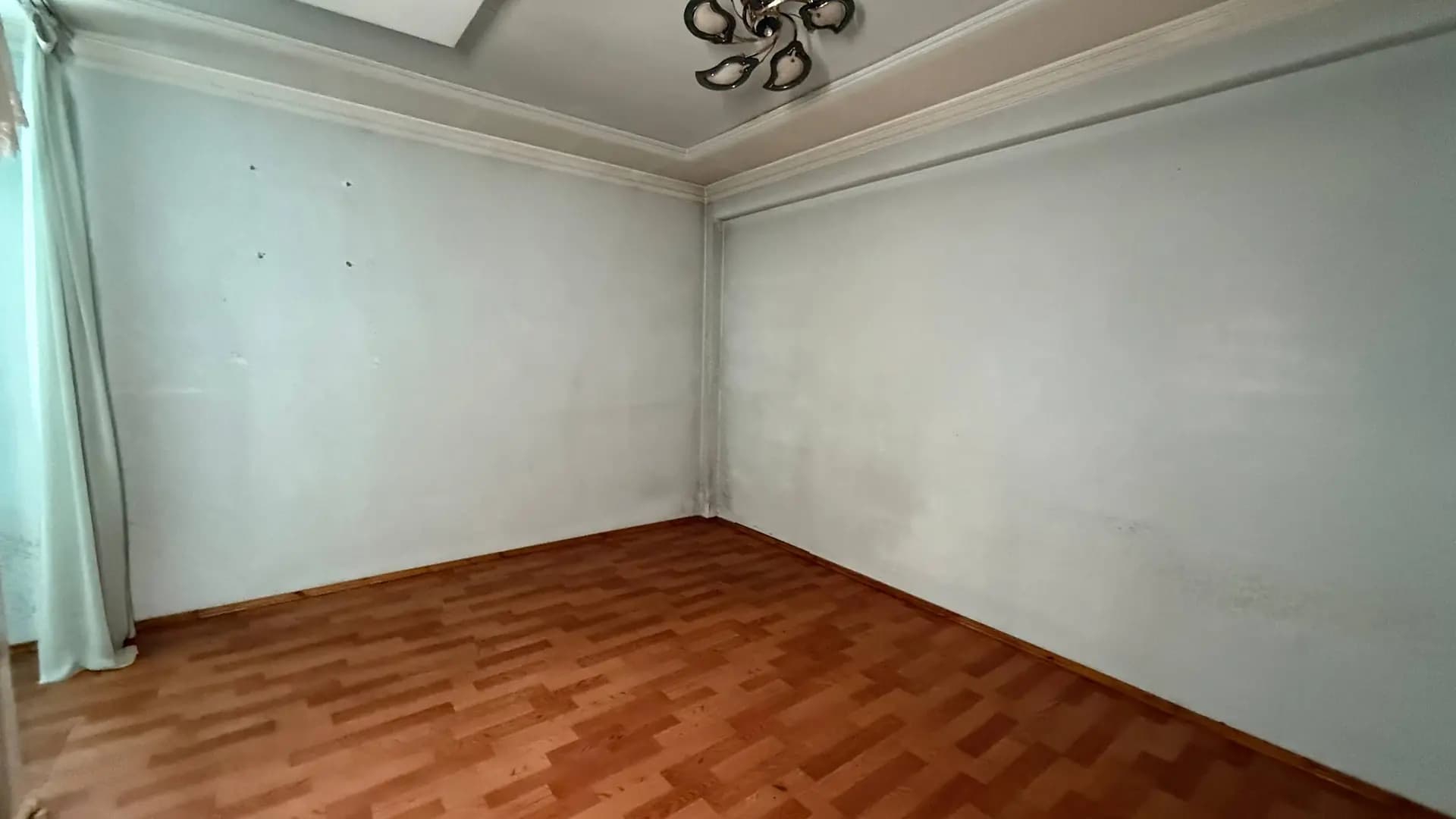 ID:5096 Yakkasaroy tumanida 4 xonali kv sotiladi — 1
