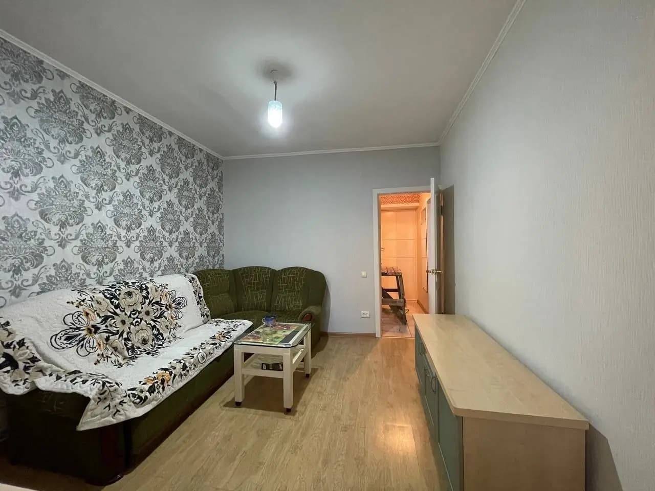 Продается 2-х комнатная квартира. Улица Сайрам. Буз Базар. Анор банк. — 2