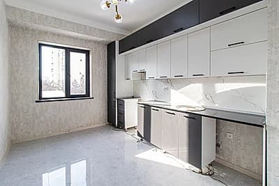 Uy sotiladi ibin sino duplex 
5 xona 3 tanuzil
150 м² (75+75)
998025588 — 7