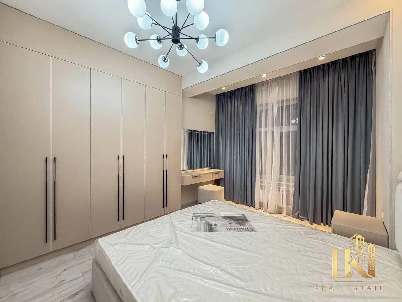 #9800 Продаётся: Яшнабадский район Улица Махтумкули НОВОСТРОЙКА ЖК "Poytaxt Residence" Ориентир: "Ma — 4