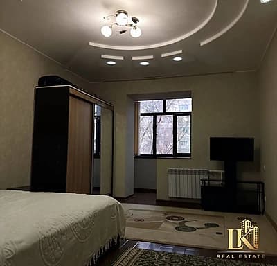 #9800 Продаётся: Мирабадский район Улица Чимкентская ЦУМ Ц-7 110 школа Ориентир: кафе "Bon" Дом на в — 1