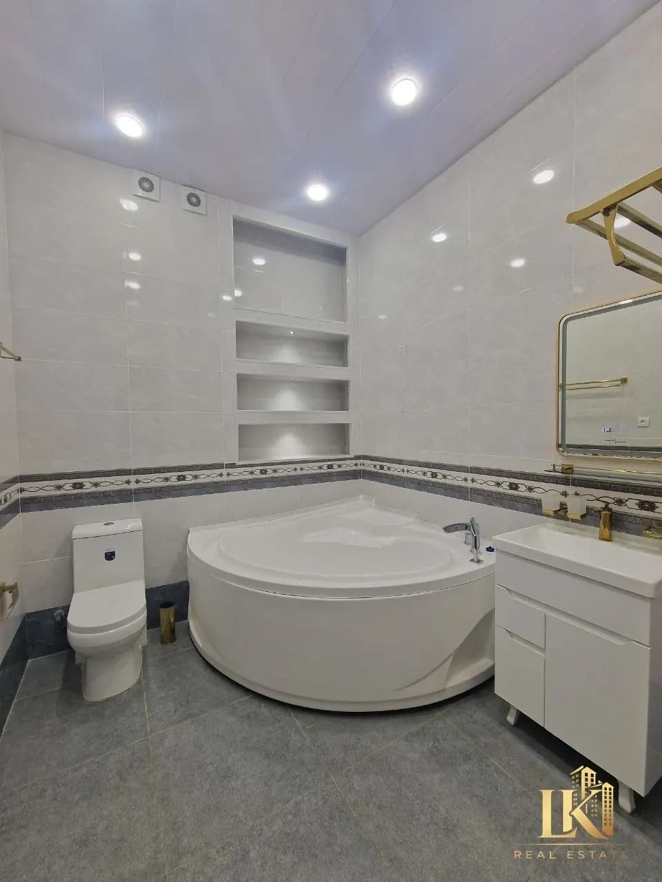#9800 Продаётся: Яшнабадский район Улица Махтумкули НОВОСТРОЙКА Ориентир: "Makro" Дом на второй лини — 4