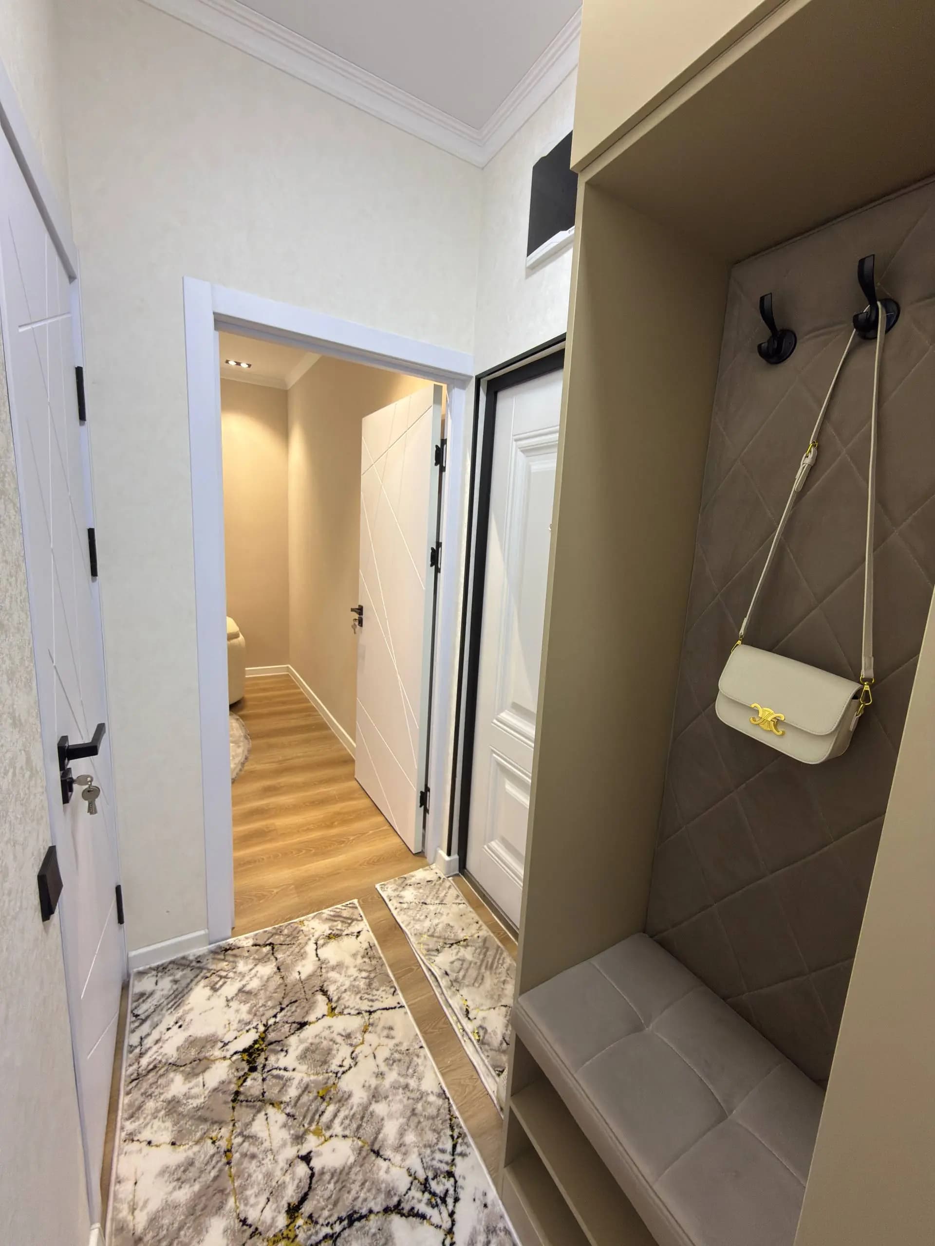 Продаётся квартира Чиланзар 16 1в2/2/4. Ориентир: Метро Чиланзар. — 3