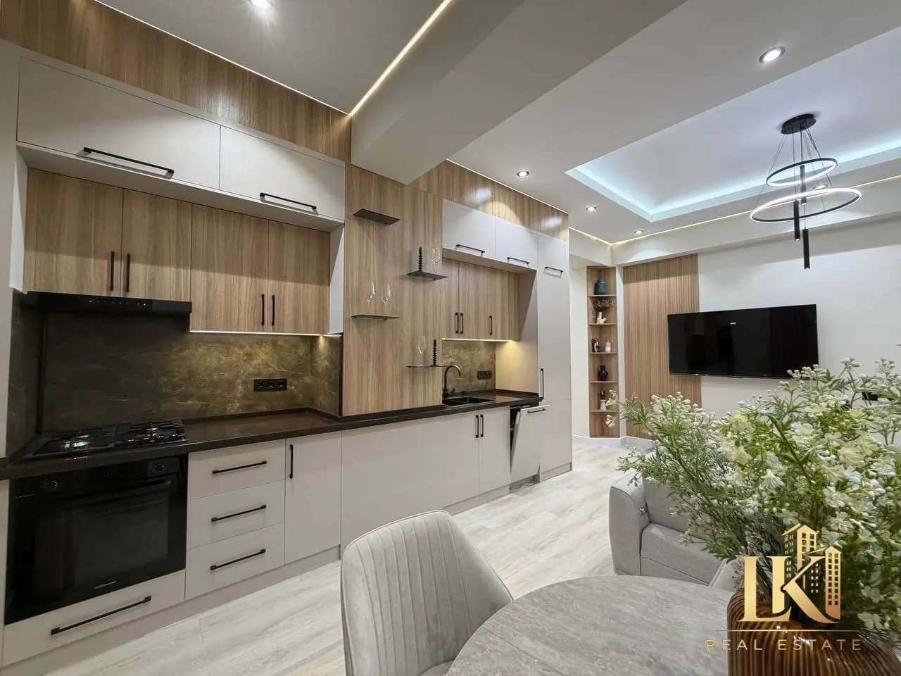 #9800 Продаётся: Юнусабадский район Ц-4 НОВОСТРОЙКА КОМПЛЕКС "Кипарис" Ор-р: "Korzinka" Шедевр Дом в — 2