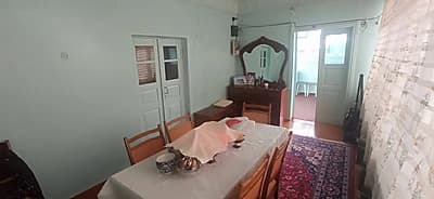 6 hona hovli uy, garaj ham bor, konalizatsiya bor. Uy yaxshi joyda sentr, maktab bog'ch, poliklinika yaqin — 3