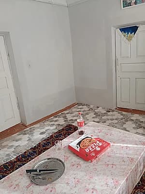 Qarshi shahri markazidan hovli sotiladi yuldi usti deyarli — 4