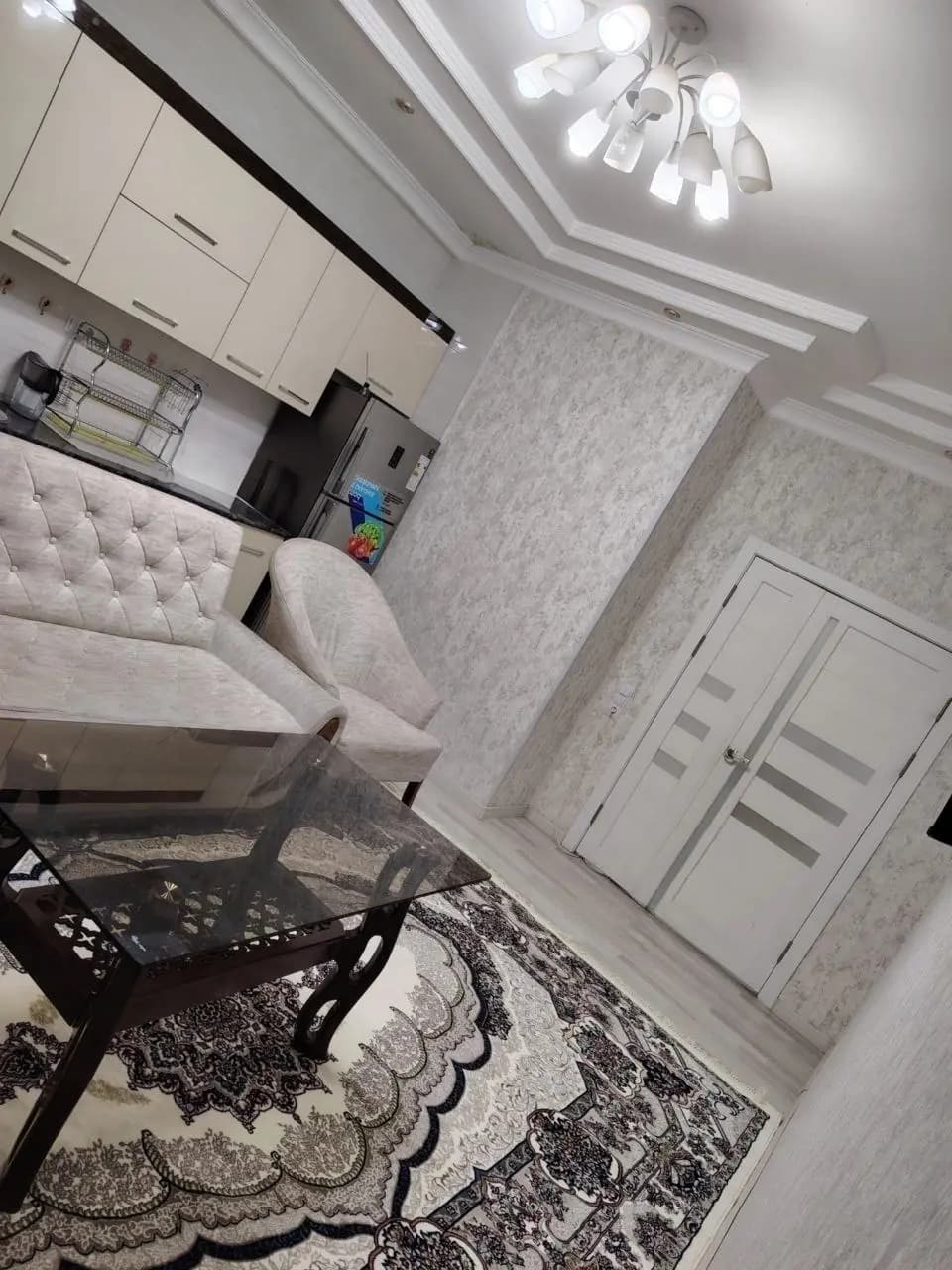 SERGELI MOSHENA BOZOR — 4