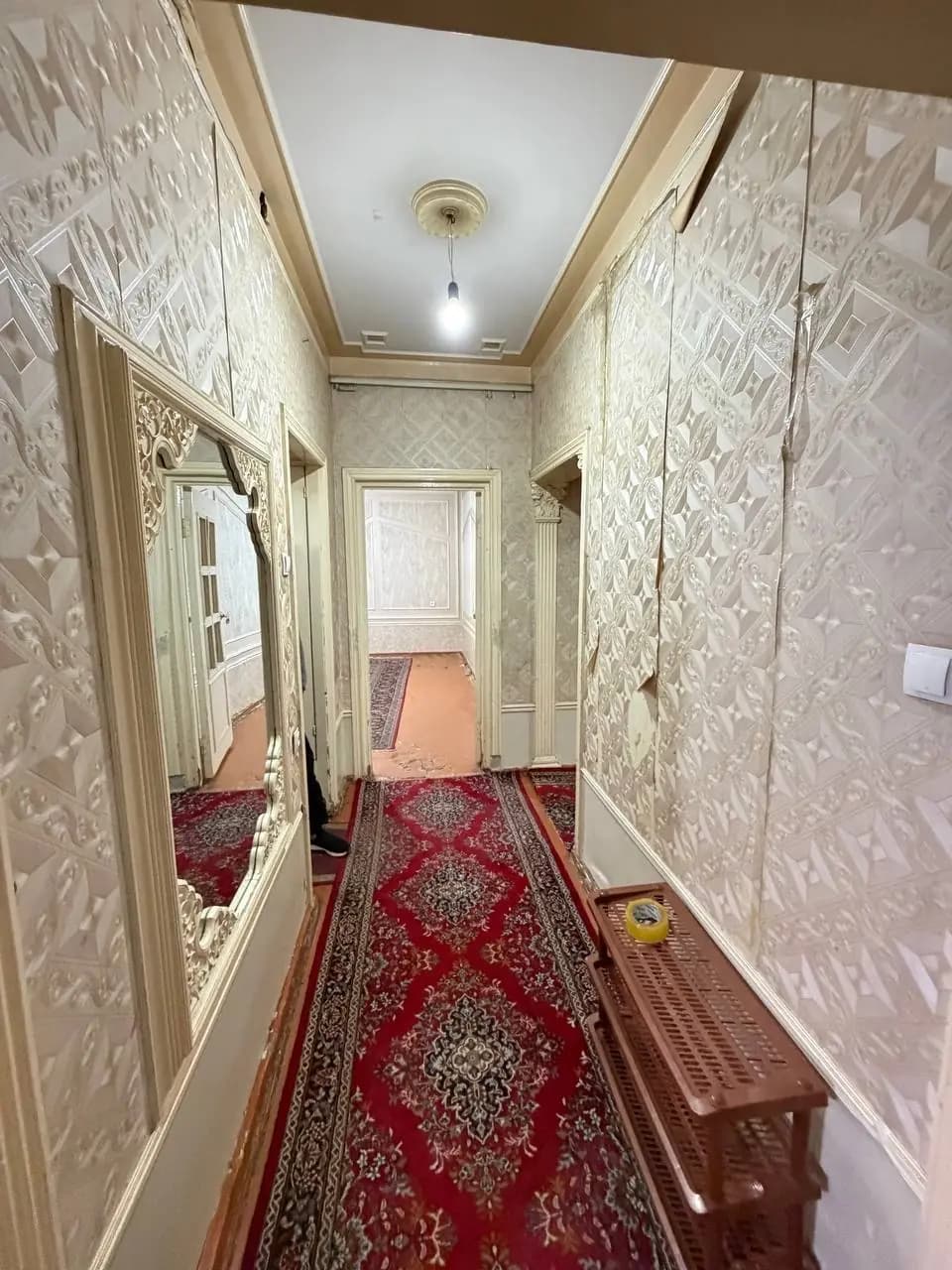 SOTILADI  Olmazor tumani Manzil: Qoraqamish 2/4 — 1