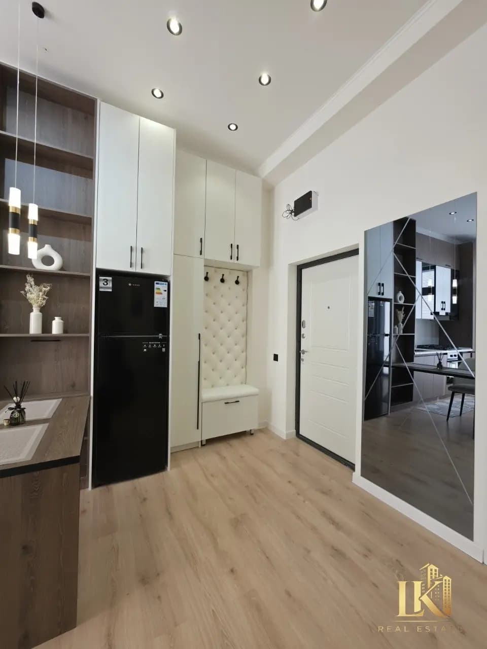 #9852 Продаётся: Яккасарайский район Улица Шота Руставели Ор-р : Фрегат кафе Новостройка Ж/К Royal H — 2