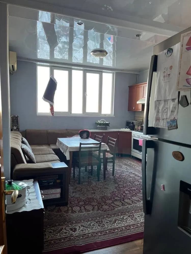 V5767🏡 Sebzorda 4 xonali kvartira sotiladi! — 5