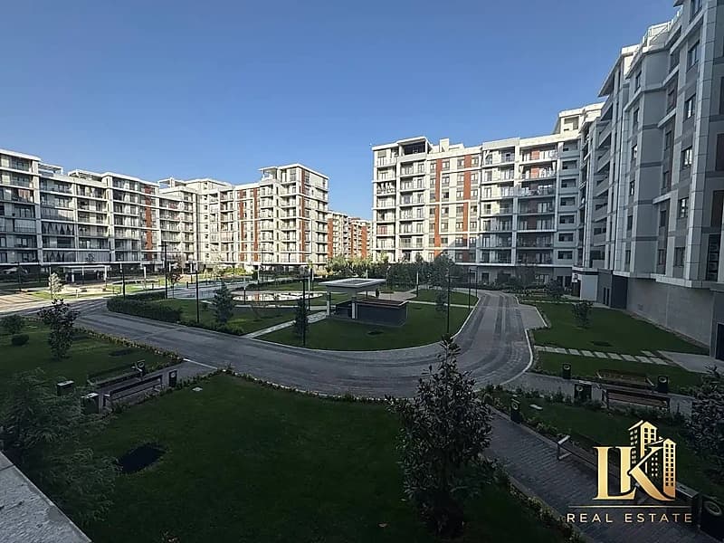 #100 Продаётся: 7-комнатная в ЖК «Gardens» — 1
