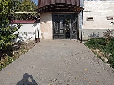 Кибрай марказида Ховли сотилади — 7