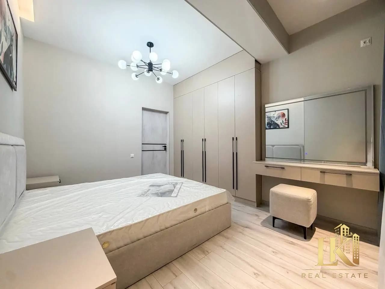 #9800 Продаётся: Яшнабадский район Улица Махтумкули НОВОСТРОЙКА ЖК "Poytaxt Residence" Ориентир: "Ma — 3