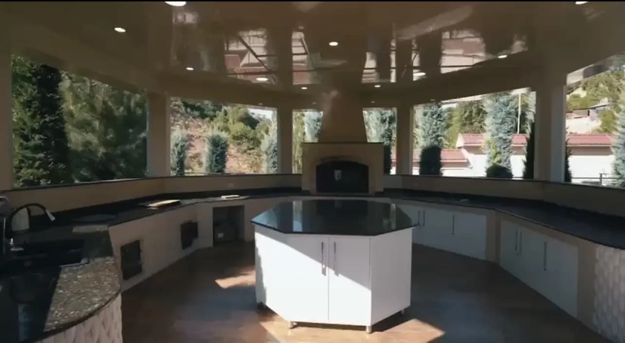 GARDEN HOUSE — 9