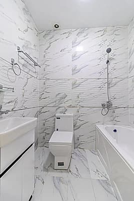 Uy sotiladi ibin sino duplex 
5 xona 3 tanuzil
150 м² (75+75)
998025588 — 8
