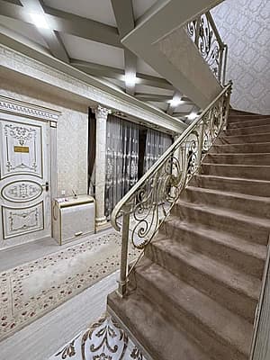 Ibn Sino stroy mart roparasida 222 kvadrat kvartira sotiladi 165000y.e. — 6