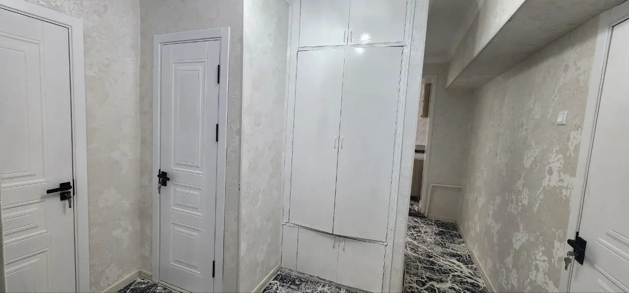 Продаётся квартира Юнусабад 4 квартал ориентир автосалон круг — 3