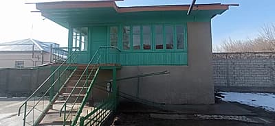 6 hona hovli uy, garaj ham bor, konalizatsiya bor. Uy yaxshi joyda sentr, maktab bog'ch, poliklinika yaqin — 8