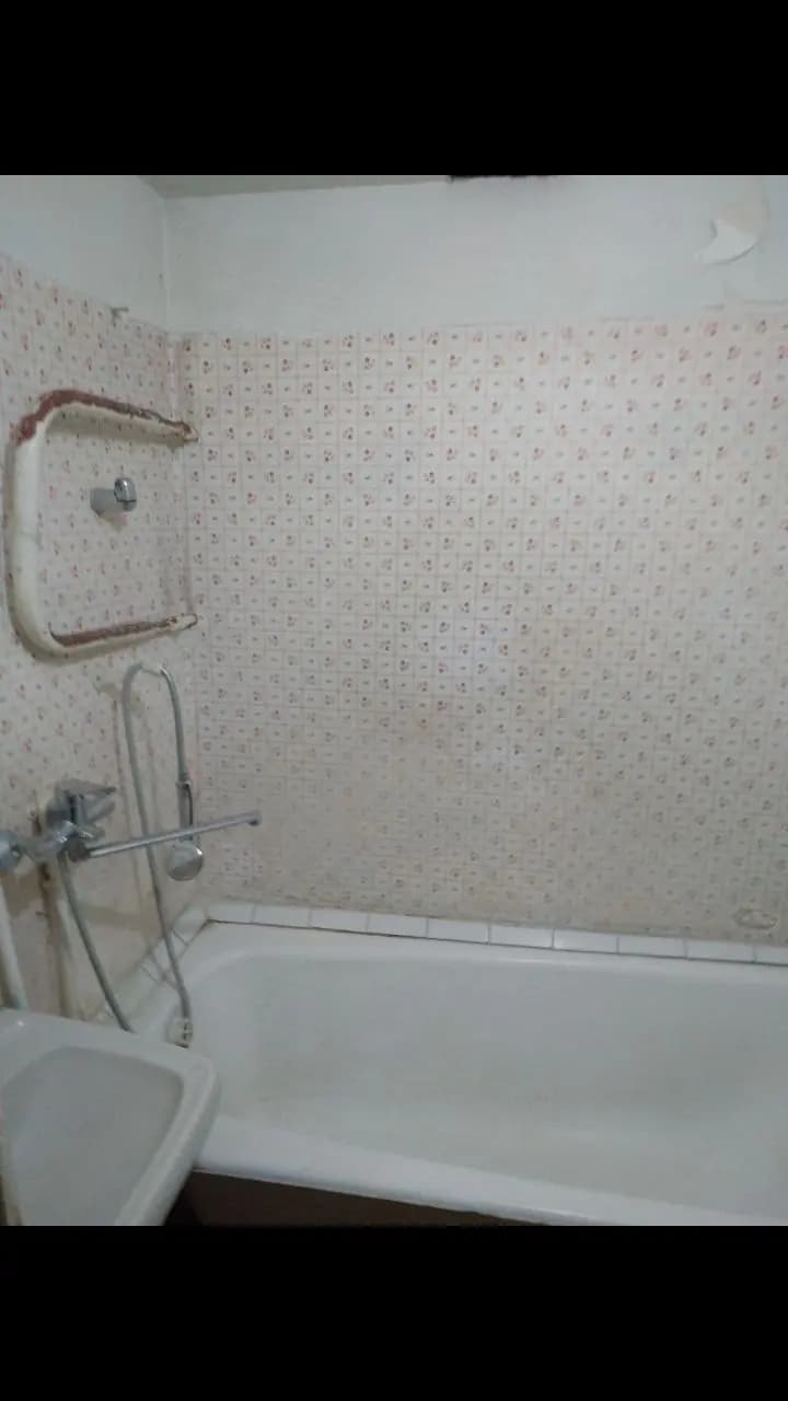 Срочно продаётся 2/3/5 балкон 2×6 квартира Ахмат Югнакий ипотека тоже можно 58000 — 3