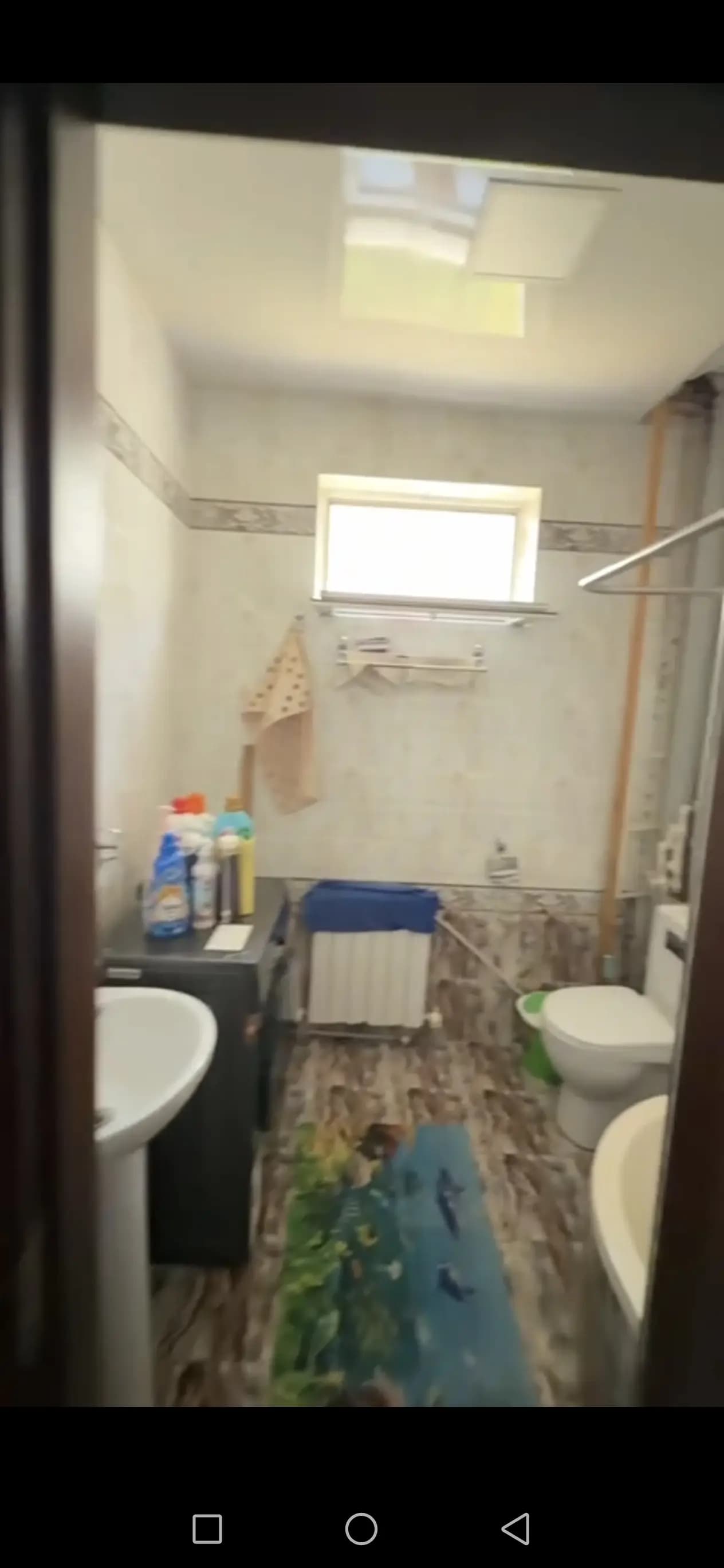 Srochnoga                      Nazarbek sanatoriya, 4 etajka - 3 etaj 3xona yevro remont Gaz svet suvla bor. 46 000y.e. — 3