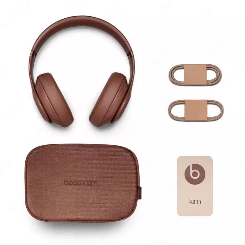 Наушники Beats Studio Pro Kim Special Edition. — 2