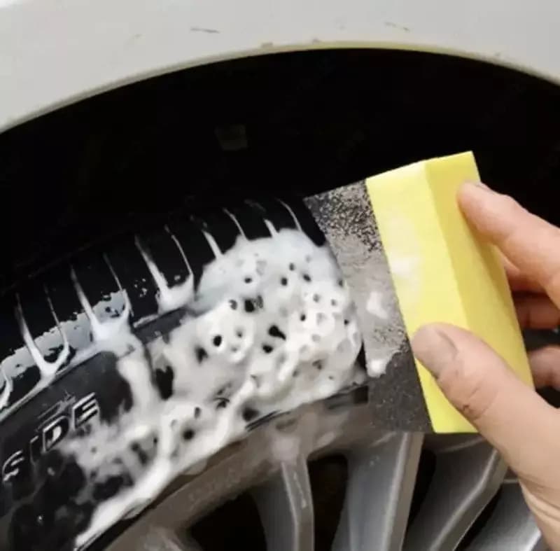 Губка аппликатор Booski Car Care для чернения резины и пластика — 6