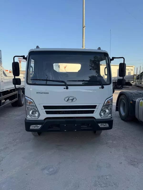 Эвакуатор с лебедкой и трапами платформой HYUNDAI EX8 — 1