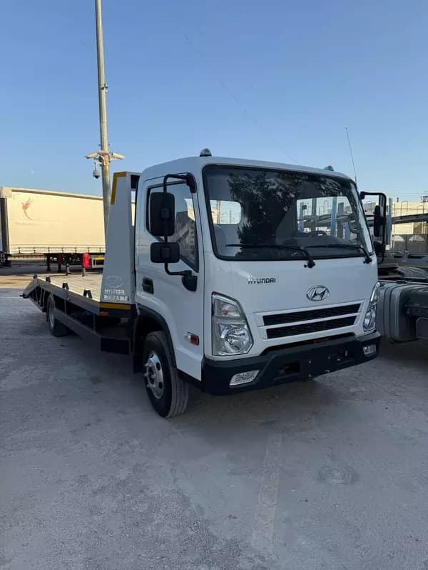 Эвакуатор с лебедкой и трапами платформой HYUNDAI EX8 — 3