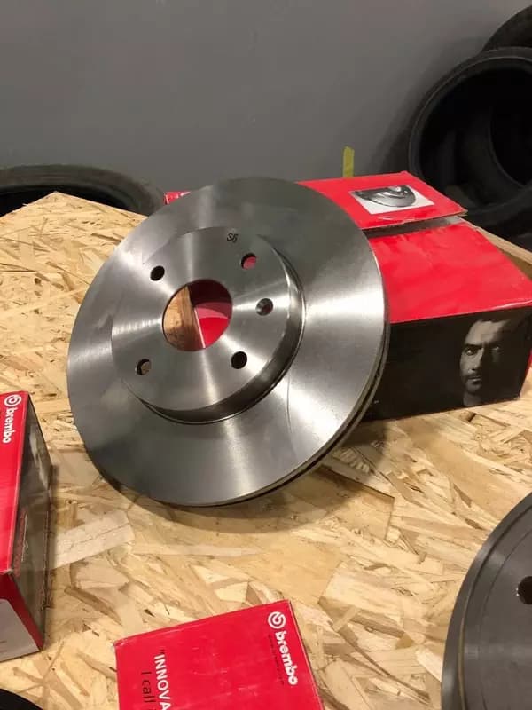 Опорные диски для Epica от Brembo — 1