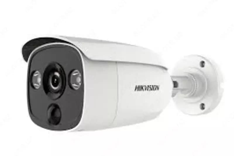 Цилиндрическая видеокамера Hikvision DS-2CE12D0T-PIRLO — 1