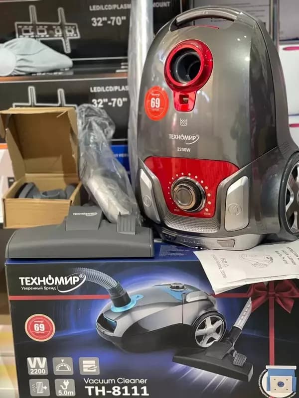 Бытовой пылесос ”Technomir” TH-8111, 2200 Вт, мешок 3 л., 3 насадки (Китай) Красный/серебристый — 2