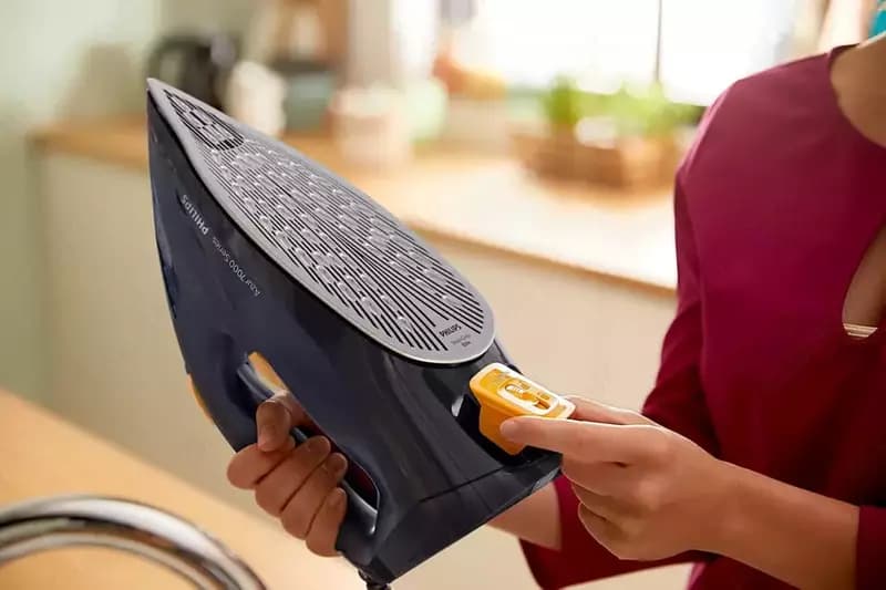 Утюг Philips DST7060 — 3