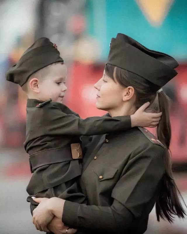 Женский военный костюм — 2