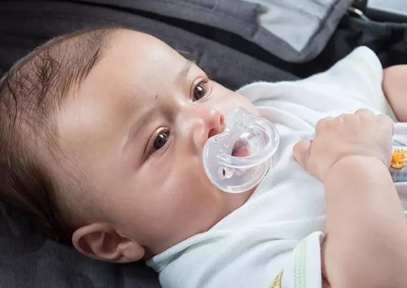 Пустышка ортодонтическая 🇮🇹Nuvita baby (Италия) Orthosoft Light 0м+ светится в темноте прозрачная — 3