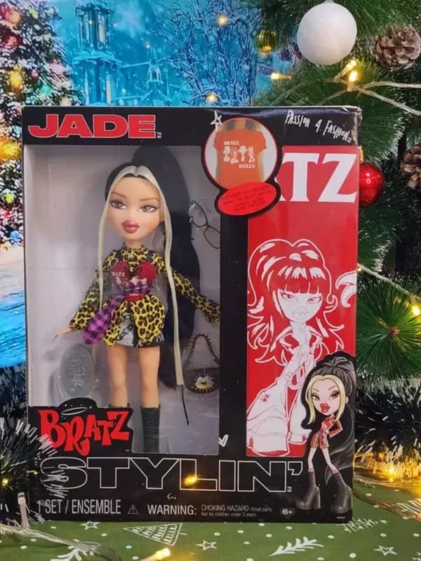 Bratz Кукла Братц Stylin' Jade Джейд с футболкой — 1