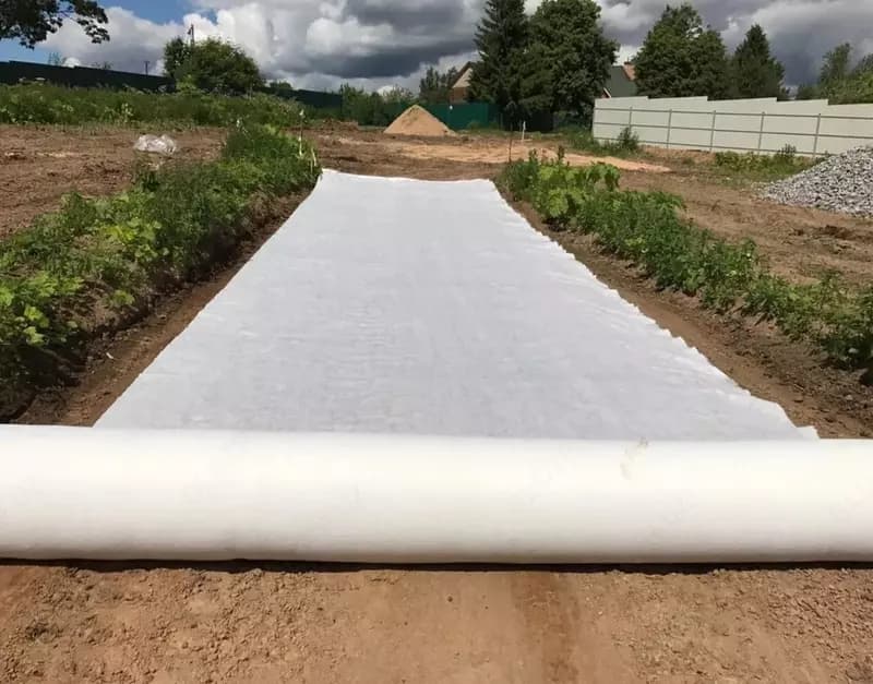 Полотно нетканное (геотекстиль) ”Stekloizol” плотн. 300 г/м2, шир. 2 м — 4