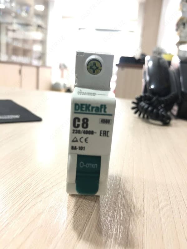 DEKraft ВА-101 Автоматический выключатель однополюсный 8А (4.5 кА, C) — 2